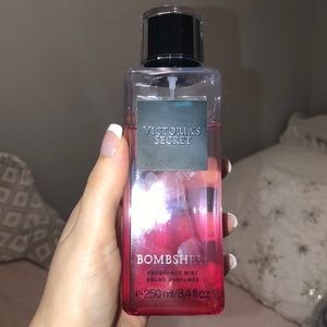 Victoria’s Secret Bombshell fragrance mist